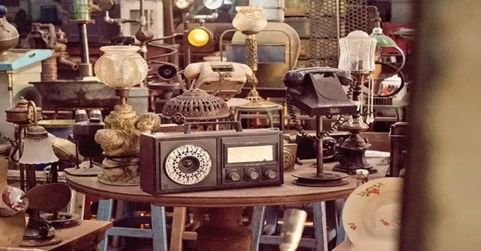 Painting Storage Made Easy- 4 Tips for Safely Storing Antiques Painting Storage Made Easy: 4 Tips for Safely Storing Antiques