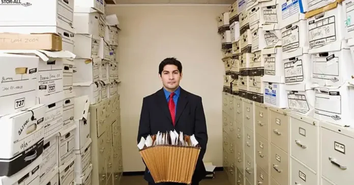 Top Tips for Efficient Document Storage in Self-Storage Units